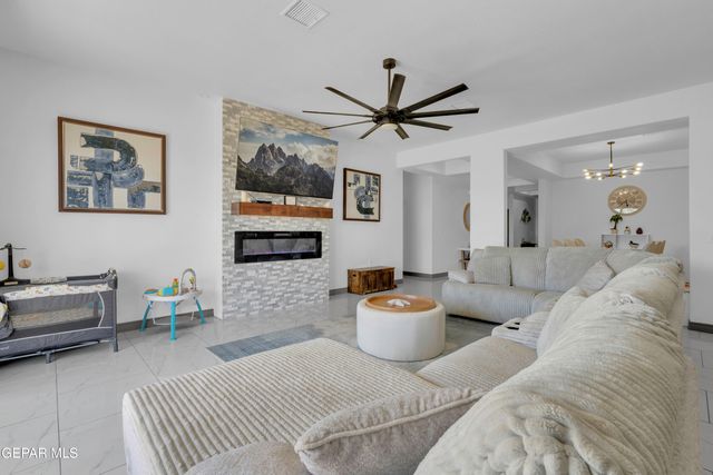 1008 KIMBERLEY Street, El Paso, TX 79932