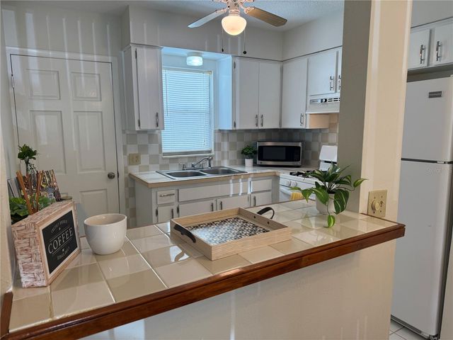 5107 PARK LAKE DRIVE N, Pinellas Park, FL 33782