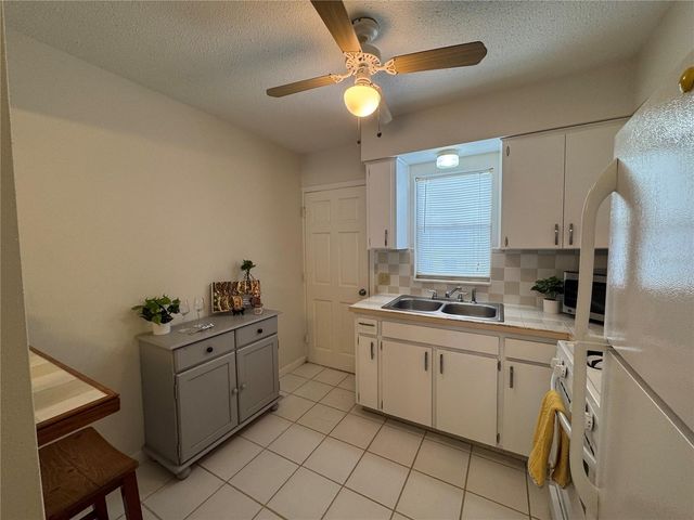 5107 PARK LAKE DRIVE N, Pinellas Park, FL 33782