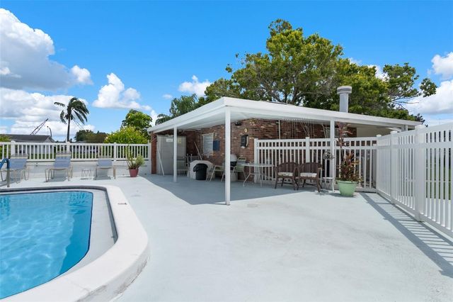 5107 PARK LAKE DRIVE N, Pinellas Park, FL 33782