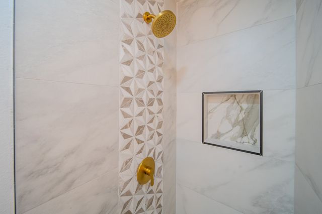 4425 Hilltop Street, Dallas, TX 75227