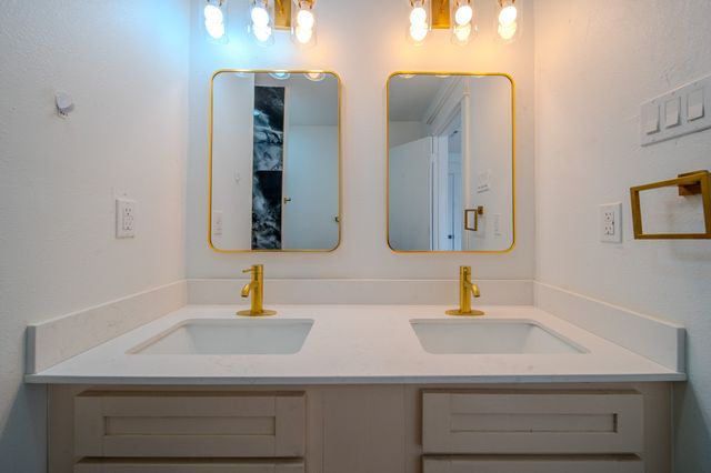 4425 Hilltop Street, Dallas, TX 75227