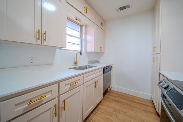 4425 Hilltop Street, Dallas, TX 75227