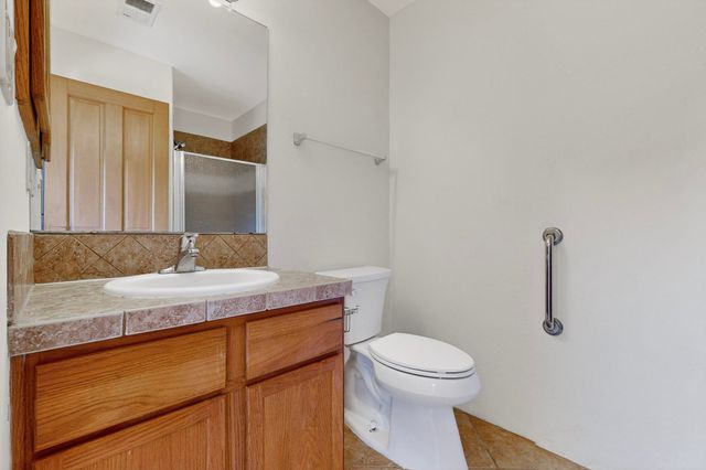 7335 Dancing Eagle Avenue NE, Albuquerque, NM 87113