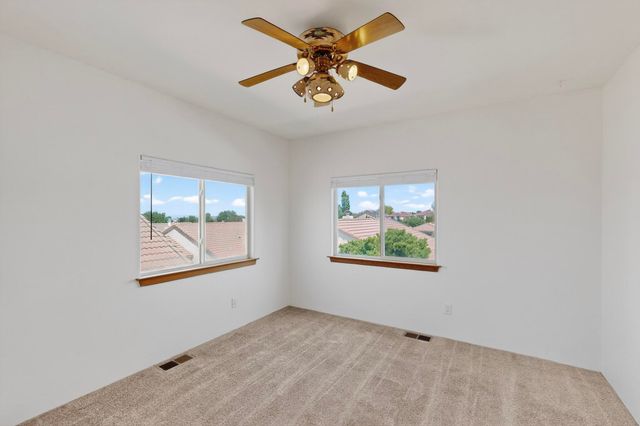 7335 Dancing Eagle Avenue NE, Albuquerque, NM 87113
