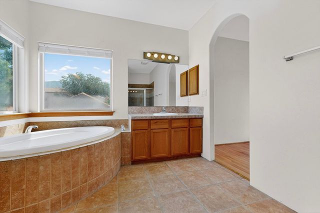 7335 Dancing Eagle Avenue NE, Albuquerque, NM 87113