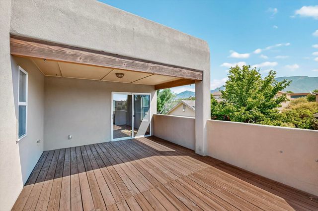 7335 Dancing Eagle Avenue NE, Albuquerque, NM 87113