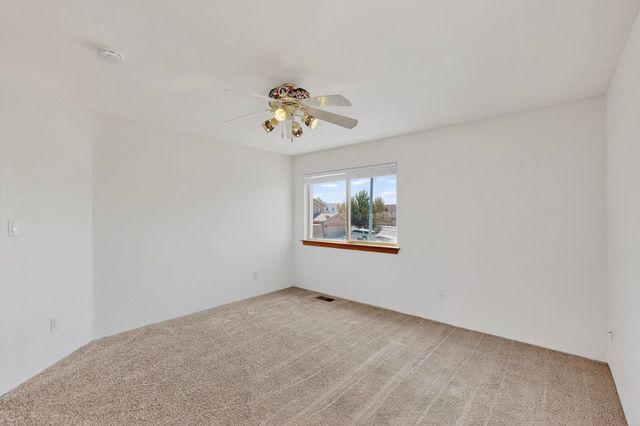 7335 Dancing Eagle Avenue NE, Albuquerque, NM 87113