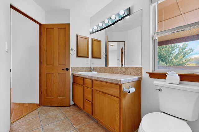 7335 Dancing Eagle Avenue NE, Albuquerque, NM 87113