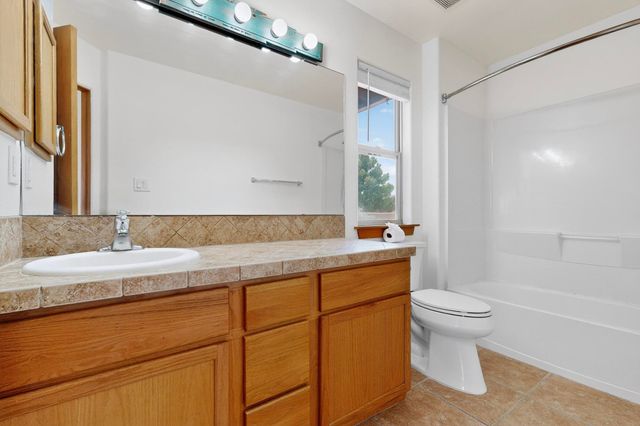 7335 Dancing Eagle Avenue NE, Albuquerque, NM 87113