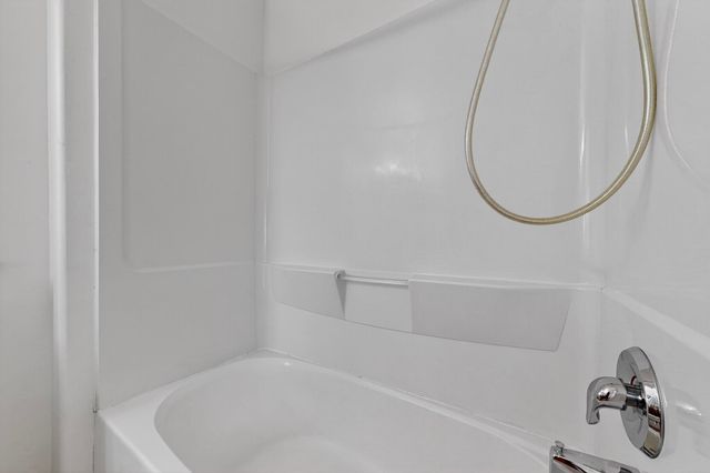 7335 Dancing Eagle Avenue NE, Albuquerque, NM 87113