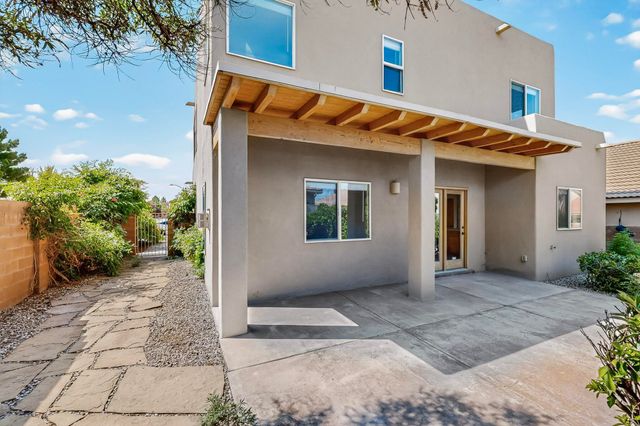 7335 Dancing Eagle Avenue NE, Albuquerque, NM 87113