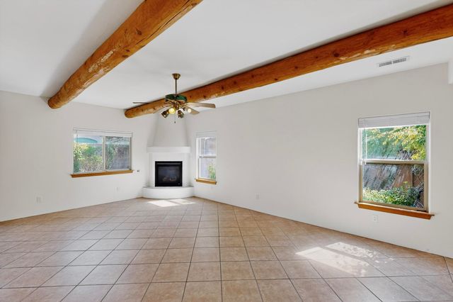 7335 Dancing Eagle Avenue NE, Albuquerque, NM 87113