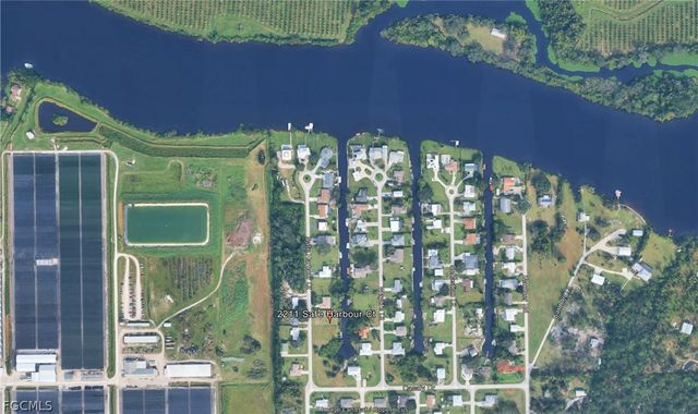 2211 Safe Harbour CT, Alva, FL 33920