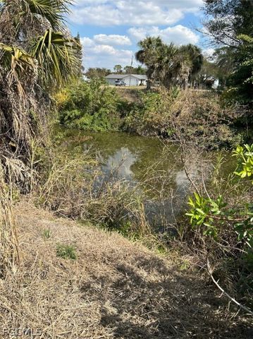 2211 Safe Harbour CT, Alva, FL 33920