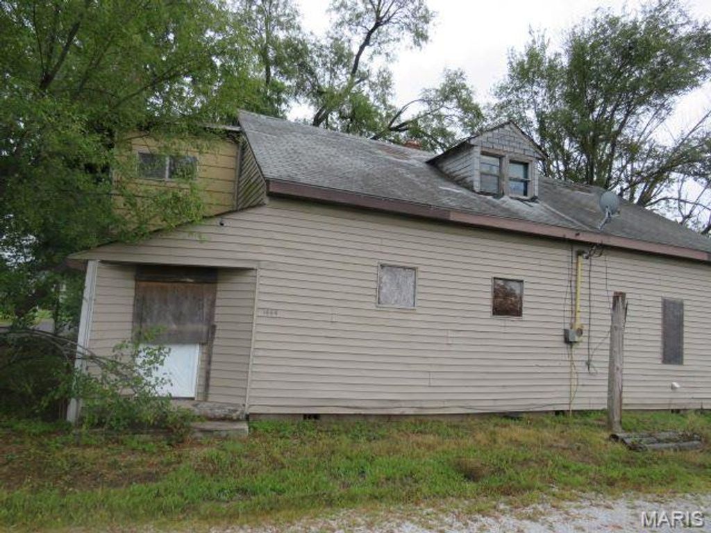 1444 N Main Street, Dupo, IL 62239
