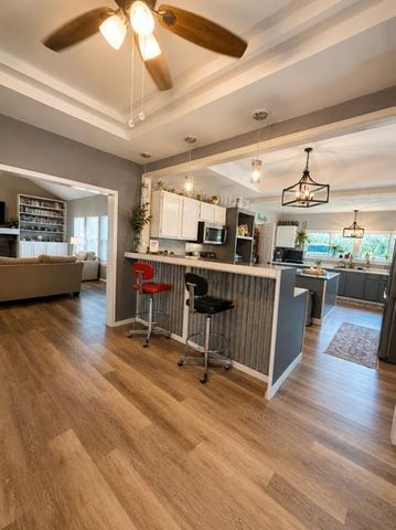 221 Winding Way RD, Marble Falls, TX 78654