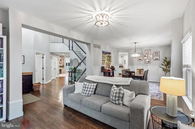 6 POLO CT, Cherry Hill, NJ 08003