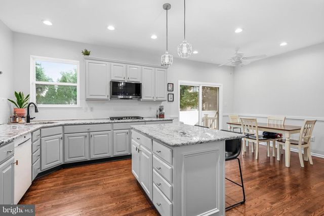 6 POLO CT, Cherry Hill, NJ 08003