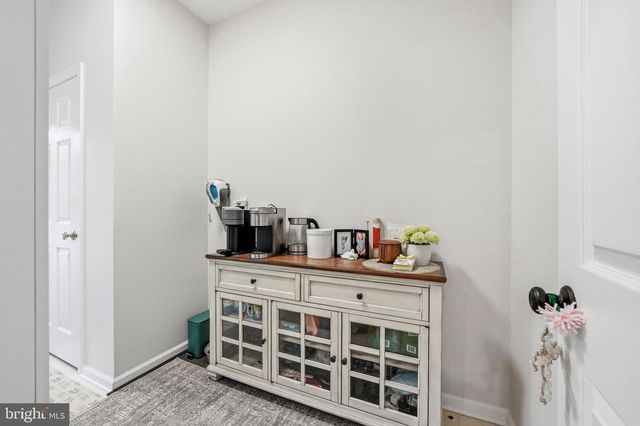 6 POLO CT, Cherry Hill, NJ 08003