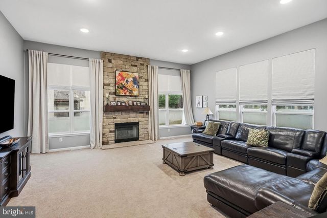 6 POLO CT, Cherry Hill, NJ 08003