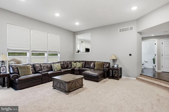 6 POLO CT, Cherry Hill, NJ 08003
