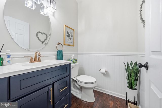 6 POLO CT, Cherry Hill, NJ 08003