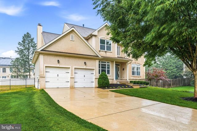 6 POLO CT, Cherry Hill, NJ 08003