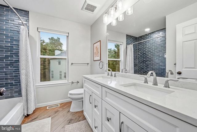 6 POLO CT, Cherry Hill, NJ 08003