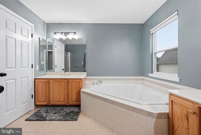 6 POLO CT, Cherry Hill, NJ 08003