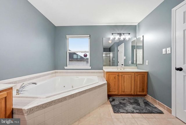 6 POLO CT, Cherry Hill, NJ 08003