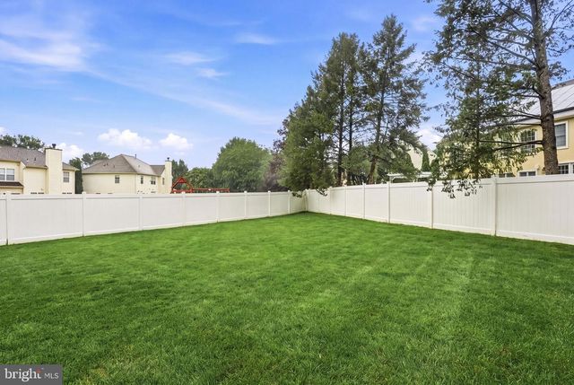 6 POLO CT, Cherry Hill, NJ 08003