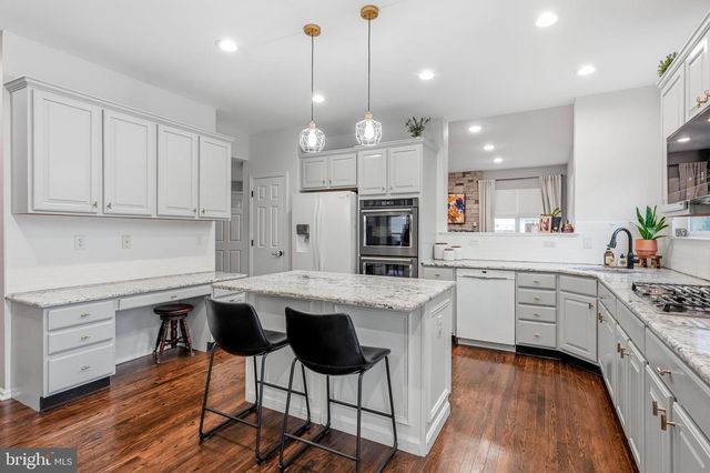 6 POLO CT, Cherry Hill, NJ 08003