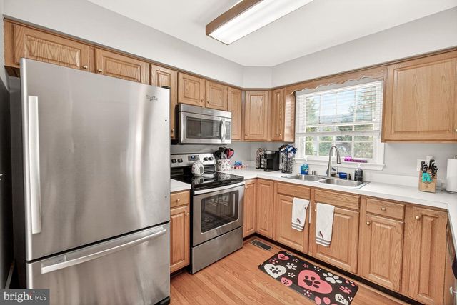 2094 E GREENLEAF DR, Frederick, MD 21702