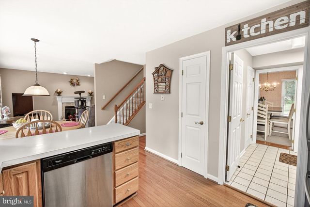 2094 E GREENLEAF DR, Frederick, MD 21702