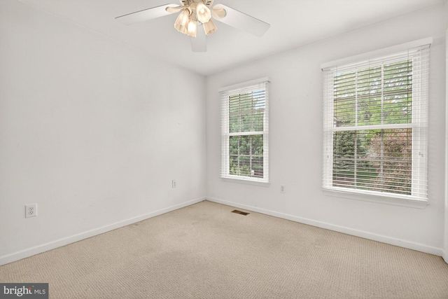 2094 E GREENLEAF DR, Frederick, MD 21702