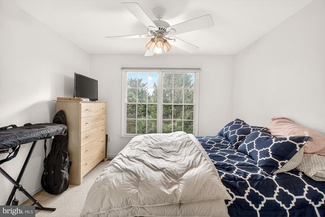 2094 E GREENLEAF DR, Frederick, MD 21702