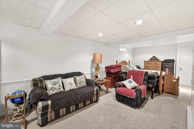 2094 E GREENLEAF DR, Frederick, MD 21702
