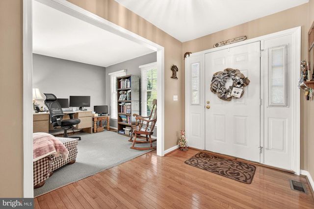 2094 E GREENLEAF DR, Frederick, MD 21702