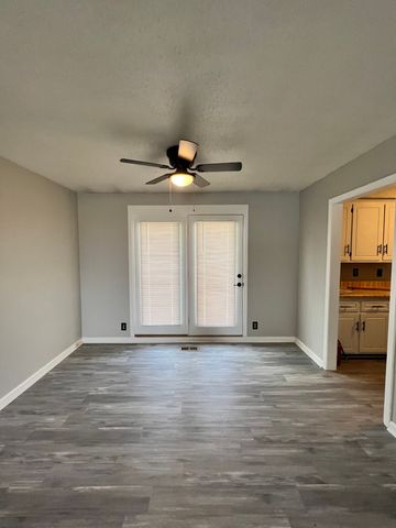 802 Knox Ln, Clarksville, TN 37042