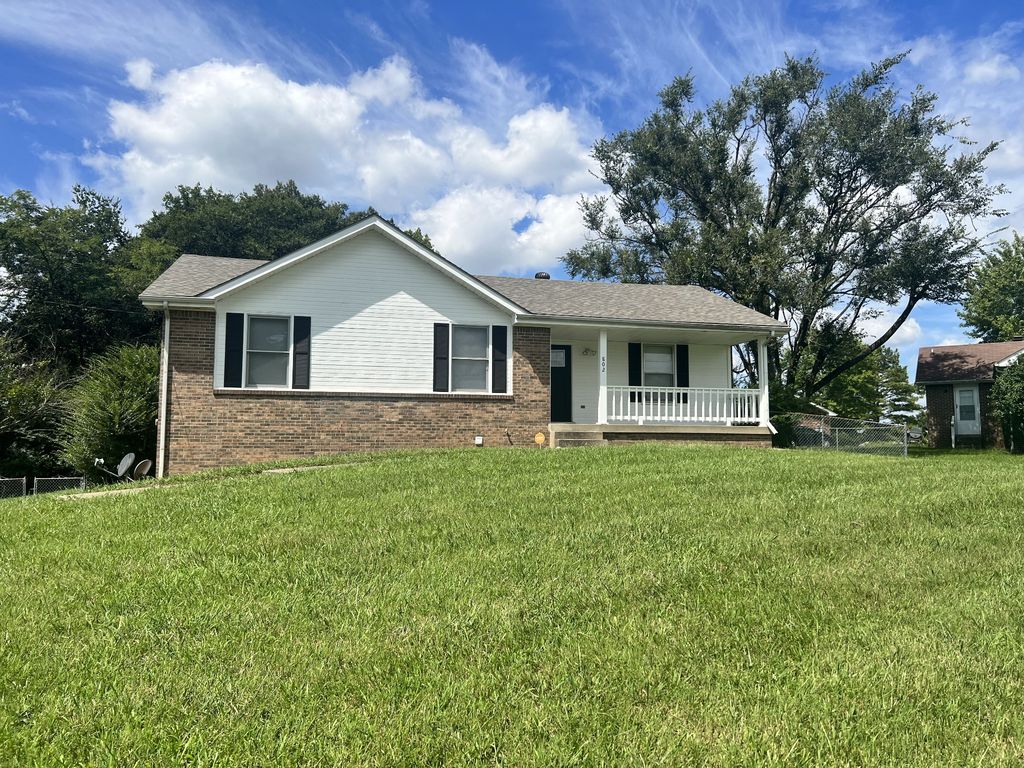 802 Knox Ln, Clarksville, TN 37042