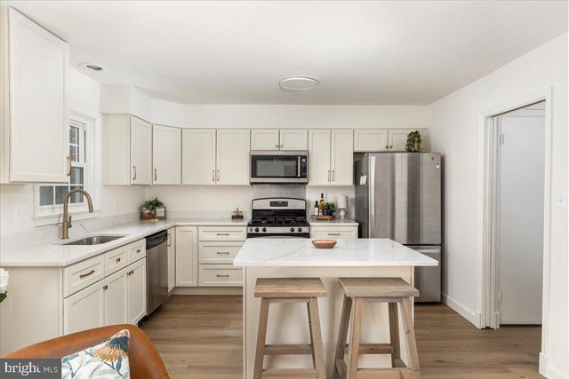 5667 RAYBURN AVE, Alexandria, VA 22311