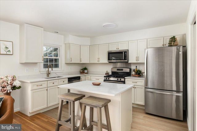 5667 RAYBURN AVE, Alexandria, VA 22311