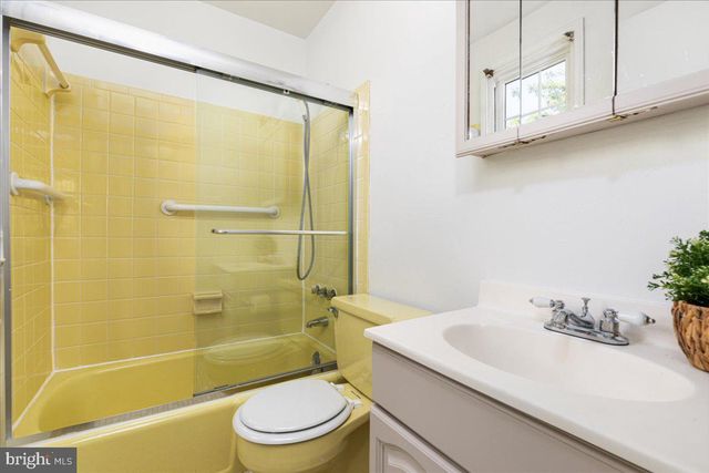 5667 RAYBURN AVE, Alexandria, VA 22311