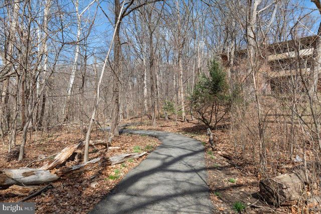 5667 RAYBURN AVE, Alexandria, VA 22311