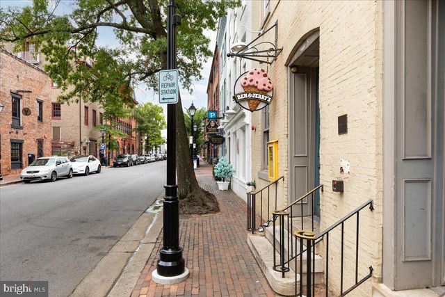 5667 RAYBURN AVE, Alexandria, VA 22311