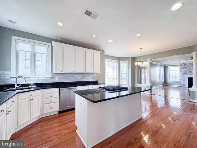 22827 OAKGROVE RD, Sterling, VA 20166