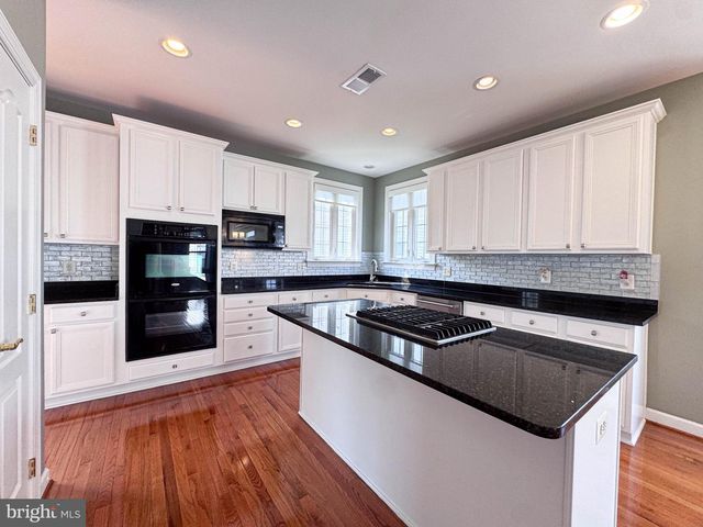 22827 OAKGROVE RD, Sterling, VA 20166