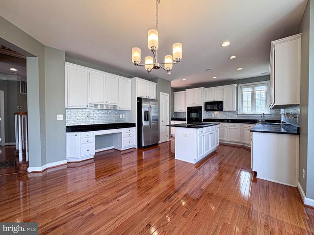 22827 OAKGROVE RD, Sterling, VA 20166