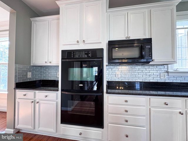 22827 OAKGROVE RD, Sterling, VA 20166